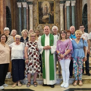 Schegge di luce: pensieri sui Vangeli festivi di don Antonio Dellagiulia