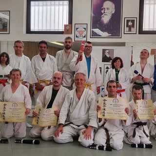 L’Aikido di Mondovì “Shuren Dojo” rende le arti marziali inclusive: cinque cinture nere per i ragazzi di Sport-in
