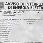 Cuneo, resta per ore senza elettricità con due bambine piccole: "Nessun avviso per la nostra via"