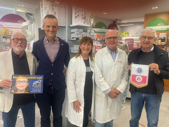 Il Lions Scarnafigi -Piana del Varaita ha ritirato gli occhiali usati presso la farmacia Albertini di Manta che da anni collabora al service Il Lions Scarnafigi -Piana del Varaita ha ritirato gli occhiali usati presso la farmacia Albertini di Manta che da anni collabora al service