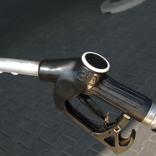 Rincari carburanti, Confartigianato Cuneo: “Servono misure urgenti per sostenere le imprese del comparto del trasporto persone”