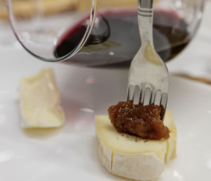 Bee a Villanova Mondovì: con Coldiretti una degustazione guidata di formaggi Bee a Villanova Mondovì: con Coldiretti una degustazione guidata di formaggi