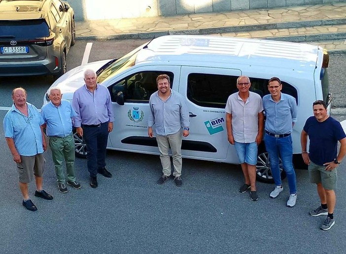 Consegnato nuovo mezzo elettrico al Comune di Brossasco Consegnato nuovo mezzo elettrico al Comune di Brossasco
