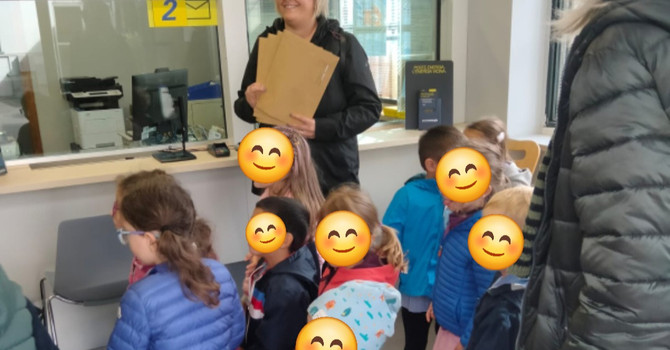 Una lettera vale più di mille click: la scuola dell'infanzia di Sampeyre conquista Radio Deejay [VIDEO]