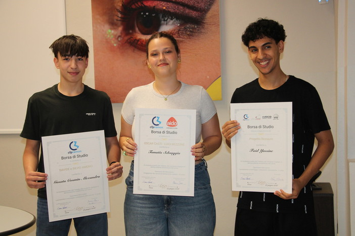 Da sinistra: Cosmin Alexandru Gusatu (corso operatore meccanico), Selvaggia Tomatis (corso operatore benessere) e Yassine Faid (corso operatore meccanico)