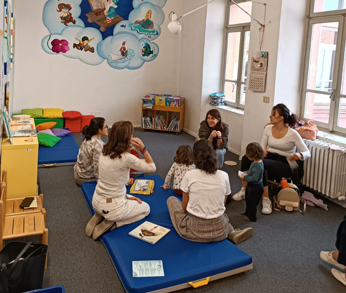 La Biblioteca di Alba lancia il progetto CHE STORIA e presenta le prossime attività per famiglie La Biblioteca di Alba lancia il progetto CHE STORIA e presenta le prossime attività per famiglie