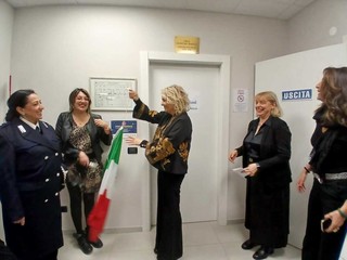 Cerimonia di scoprimento della targa dedicata a Salvatore Morelli per la nuova sala della Consulta comunale Cerimonia di scoprimento della targa dedicata a Salvatore Morelli per la nuova sala della Consulta comunale