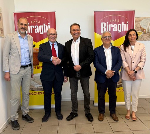 L’assessore regionale all’Agricoltura Paolo Bongioanni in visita alla Biraghi S.p.A. L’assessore regionale all’Agricoltura Paolo Bongioanni in visita alla Biraghi S.p.A.