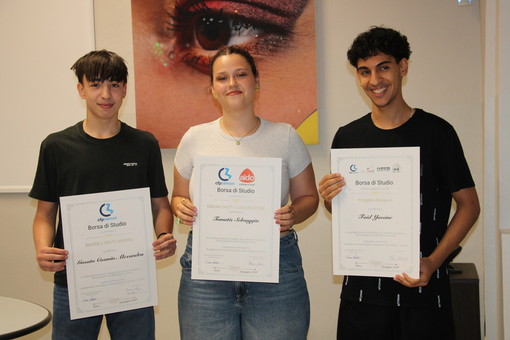 Da sinistra: Cosmin Alexandru Gusatu (corso operatore meccanico), Selvaggia Tomatis (corso operatore benessere) e Yassine Faid (corso operatore meccanico)