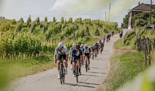 Oggi è giorno della mediofondo e della Granfondo alla Bra-Bra Fenix