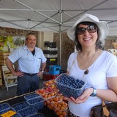 Bra, cibi freschi e di stagione al Mercato della terra per combattere il caldo a tavola Bra, cibi freschi e di stagione al Mercato della terra per combattere il caldo a tavola