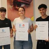 Da sinistra: Cosmin Alexandru Gusatu (corso operatore meccanico), Selvaggia Tomatis (corso operatore benessere) e Yassine Faid (corso operatore meccanico)