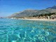 Folgorato dalle spiagge albanesi, avvocato di Cuneo aiuta a trasformare un chioschetto della costa ionica nei Bagni Italia