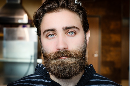Balsamo o olio per barba: scopri come agevolare la rasatura