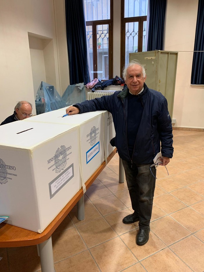 Gianfranco Benzo candidato sindaco a Ormea ha votato