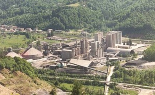 Lo stabilimento Buzzi Unicem di Robilante