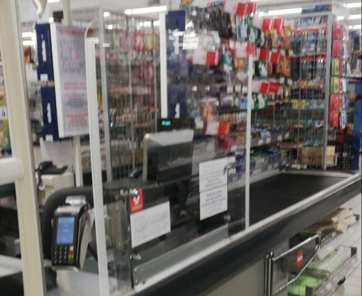 Barriere in plexiglass alle casse del Mercatò Big di Alba: &quot;Più tutele per gli operatori dei supermercati&quot;