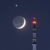 Il bacio cosmico tra Luna e Venere, che ha incantato il cielo Il bacio cosmico tra Luna e Venere, che ha incantato il cielo