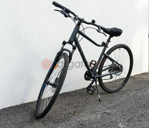 Tenta di rubare una bici all'ospedale Santa Croce di Cuneo, ma viene scoperto e fugge Tenta di rubare una bici all'ospedale Santa Croce di Cuneo, ma viene scoperto e fugge