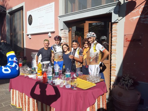 230 ciclisti tra le vigne patrimonio dell’Unesco “La bici unisce il territorio”