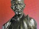 Il busto in bronzo di Alessio Ollivero dedicato alla sua figura dagli azionisti della CrSaluzzo