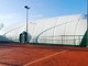 Tennis - Alba, novità al Centro San Cassiano: è arrivata la copertura per il campo in terra battuta