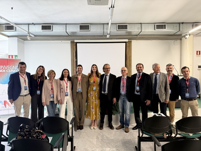 Cuneo al centro dell’odontoiatria: successo per il convegno sulla chirurgia del terzo molare Cuneo al centro dell’odontoiatria: successo per il convegno sulla chirurgia del terzo molare