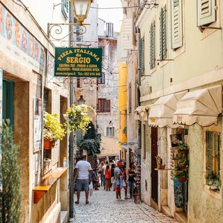 Cittadinanza italiana per residenza vs cittadinanza per matrimonio: qual è la differenza?