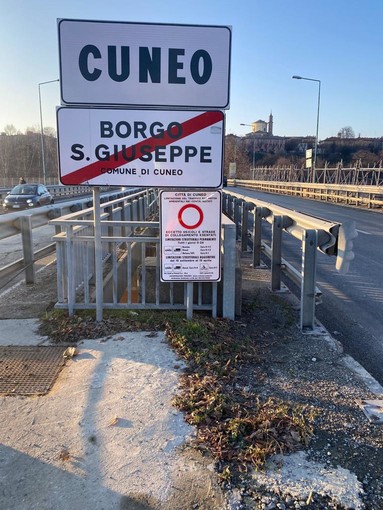 Cuneo, posizionati i cartelli del piano antismog. Da marzo scatteranno i controlli