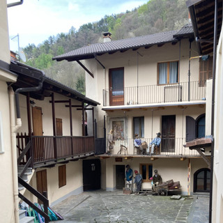 Il cortile dell'ecomuseo di Castelmagno