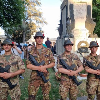 Quattro nuovi giovani alpini cuneesi: ieri la consegna del cappello con la penna nera
