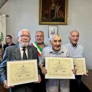 Niella Tanaro ha tre cittadini onorari: Giovanni Pensa "Gipeto" e i prof. Gianluigi Beccaria e Andrea Maia
