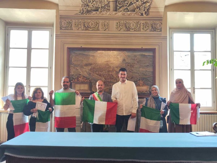 Ceva accoglie otto nuovi cittadini italiani