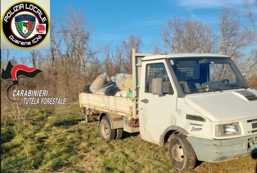 Scoperto autocarro carico di rifiuti abusivi lungo il fiume Tanaro: sanzionato un artigiano astigiano