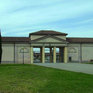 Lo zainetto era stato smarrito nei pressi del cimitero di Alba