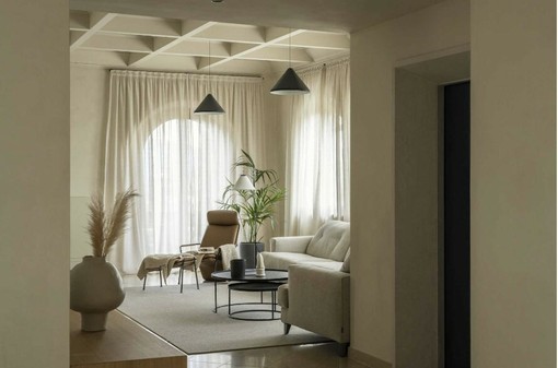 Una villa storica reinterpretata attraverso un progetto su misura, in dialogo con il paesaggio. Una villa storica reinterpretata attraverso un progetto su misura, in dialogo con il paesaggio.