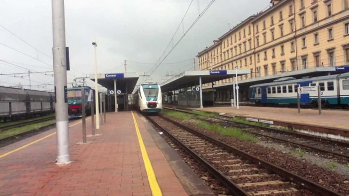 Cuneo: in marcia di stazione in stazione fino a Limone Piemonte