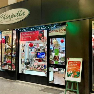 Da Chiapella dal 1963 il Natale profuma di casa: nel negozio di corso Galileo Ferraris tante idee regalo, tutte bellissime
