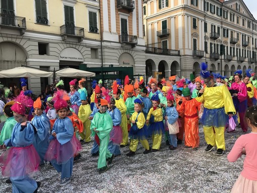 Carnevale Ragazzi a Cuneo: in 3mila, tra musica e coriandoli, hanno sfilato per la città (FOTO)