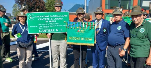 Ceva premiata a Gemona: una medaglia per gli Alpini che ricostruirono il Friuli Ceva premiata a Gemona: una medaglia per gli Alpini che ricostruirono il Friuli