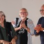 Cinzia Ghigliano con Marco Tomatis e il maestro Altan