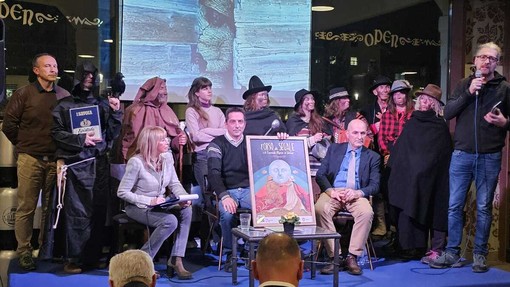 Carnevali alpini: tra orsi rituali e maschere storiche Valdieri e Limone celebrano la tradizione [VIDEO]