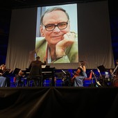 Emozioni e applausi per lo straordinario "Omaggio a Morricone" al Palazzetto di Cuneo