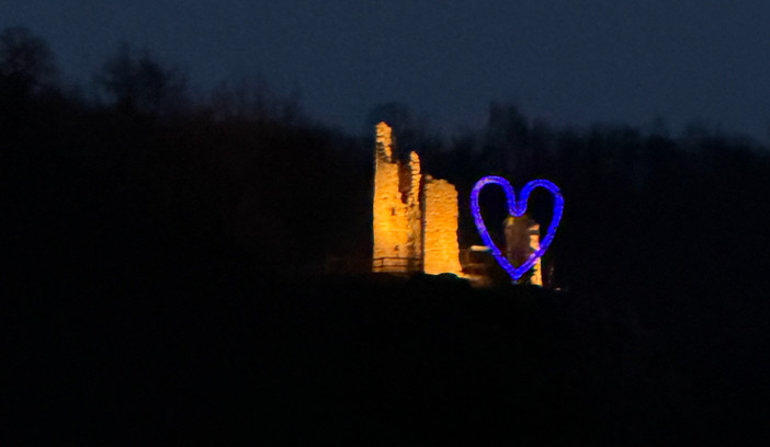 A Chiusa di Pesio un cuore gigante sulla terrazza panoramica del Mirabello