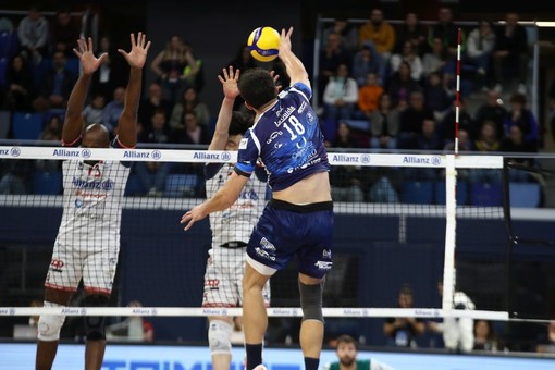 SUPERLEGA / Cuneo lotta fino all'ultimo, ma a Milano sfuma la vittoria al tie-break