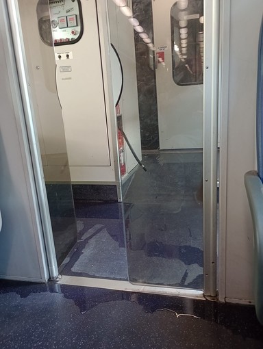 Treni Torino-Savona senza aria condizionata e in pessime condizioni igieniche