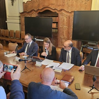 Alcuni momenti dell'incontro tenuto ieri in Prefettura