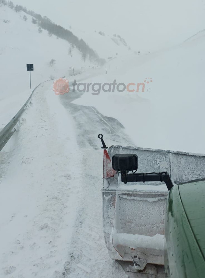 Vento forte e neve sul Colle della Maddalena: la strada resterà chiusa da Argentera fino a cessata criticità