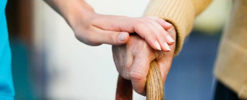 L’anziano fragile e le difficoltà del care giver, come affrontare i problemi della quotidianità senza arrendersi L’anziano fragile e le difficoltà del care giver, come affrontare i problemi della quotidianità senza arrendersi