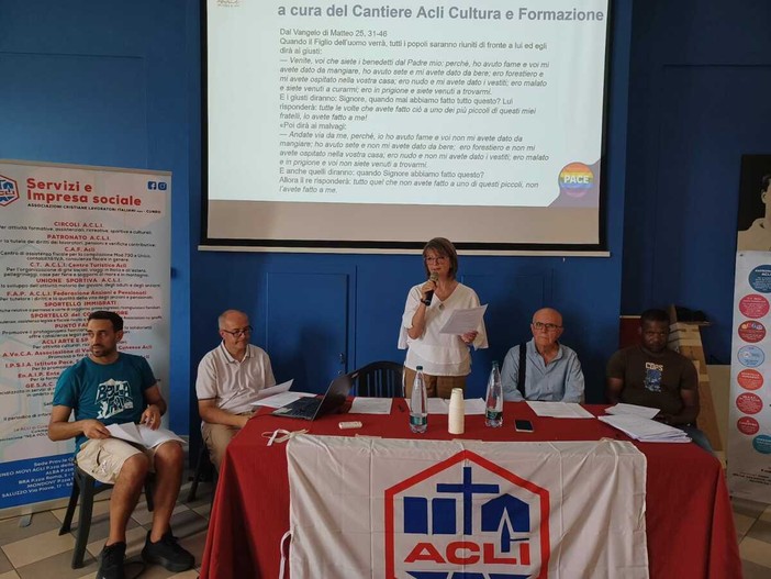 Consiglio Provinciali Acli all'Oratorio Don Bosco di Saluzzo dal tema "Braccianti immigrati: noi, loro...il lavoro" Consiglio Provinciali Acli all'Oratorio Don Bosco di Saluzzo dal tema "Braccianti immigrati: noi, loro...il lavoro"